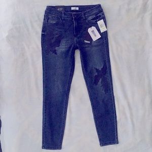 Kenzie Skinny Arcadia Destruction Embroidered Jeans 4 / 27 NWT